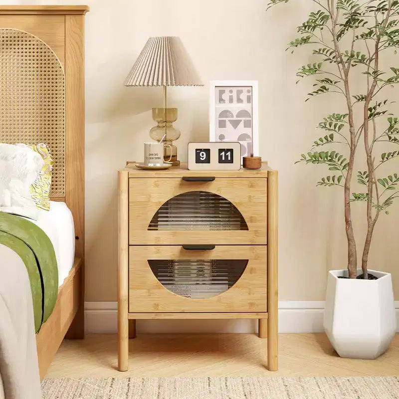 Table de chevet en bambou avec 2 tiroirs de rangement et façades en verre trempé cannelé pour chambre à coucher (1 ou 2 pièces)