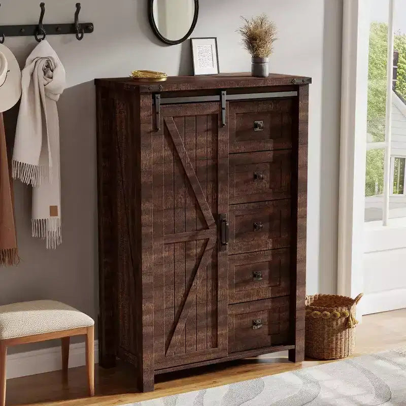 Commode haute moderne de style ferme à 5 tiroirs avec porte coulissante de style grange, organisateur de rangement pour chambre à coucher, salon et chambre d'enfant.