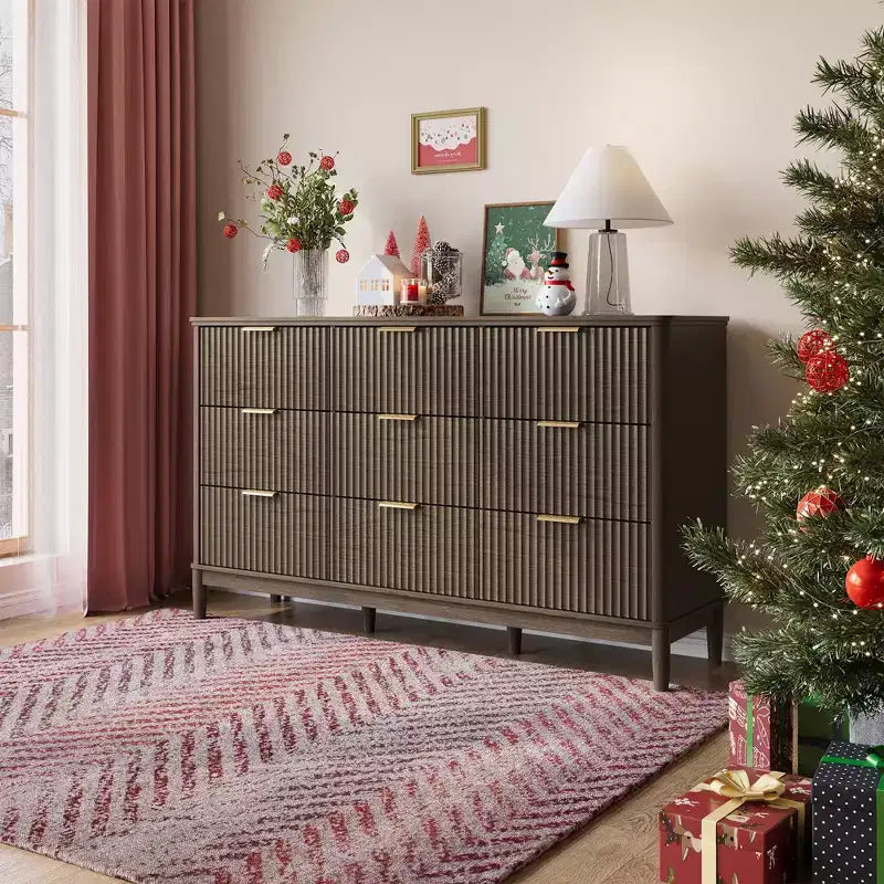 Commode à 9 tiroirs cannelés pour chambre à coucher, grande commode de style moderne du milieu du siècle avec poignées en métal doré, larges commodes en bois de style bohème