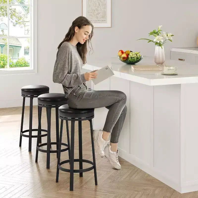 Lot de 2 tabourets de bar sans dossier pivotants de 76 cm, tabourets de cuisine hauteur comptoir avec repose-pieds, siège en cuir PU imperméable pour îlot de cuisine et bar à domicile