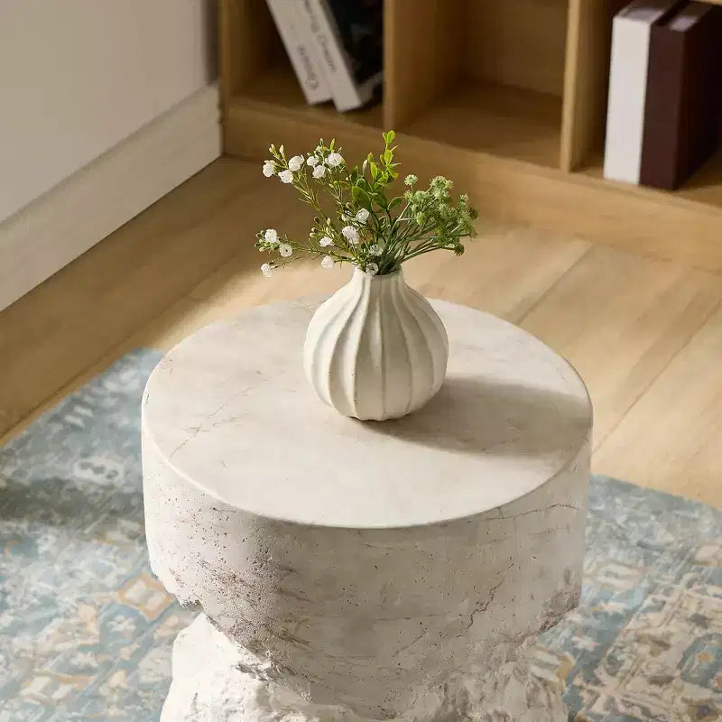 Table d'appoint ronde en faux travertin blanc faite à la main - Plateau en béton de 35 cm, capacité de 90 kg, résistante aux intempéries, utilisation intérieure/extérieure sans assemblage