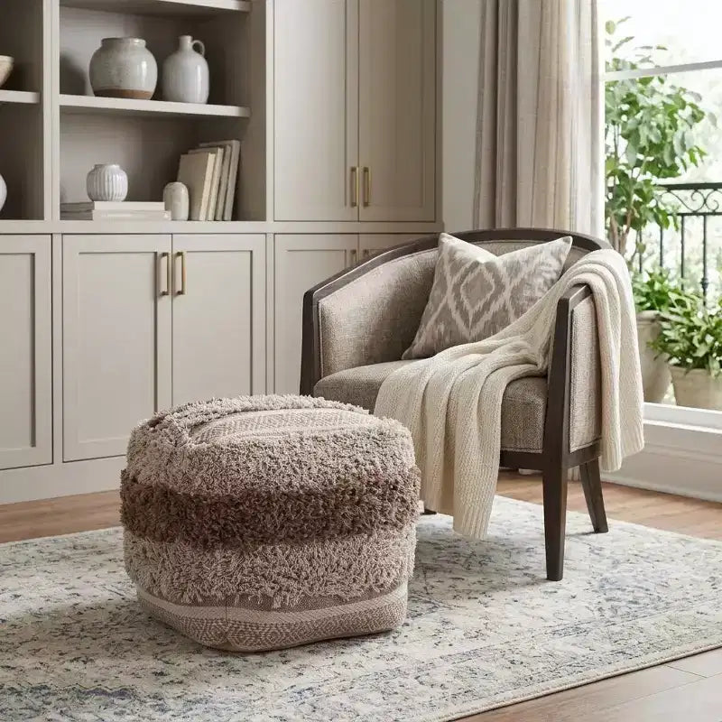 18 poufs ottomans rayés beiges