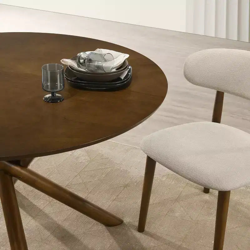 Table à manger ronde, finition noyer